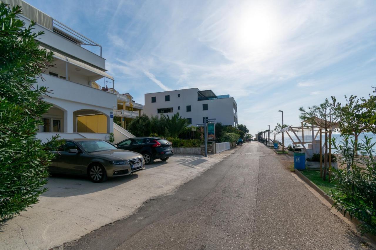 Apartments By The Sea Mandre, Pag - 4093 Kolan Exterior photo