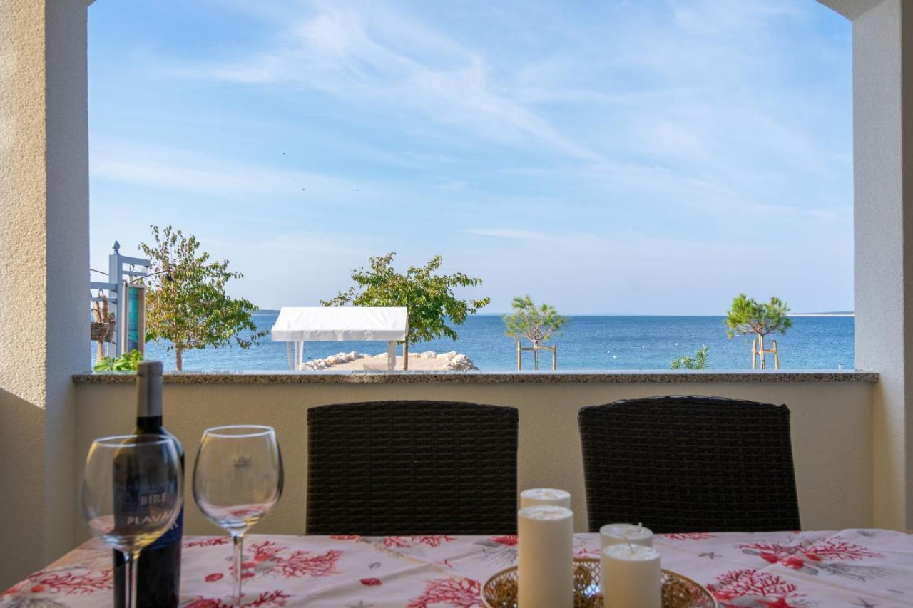Apartments By The Sea Mandre, Pag - 4093 Kolan Exterior photo