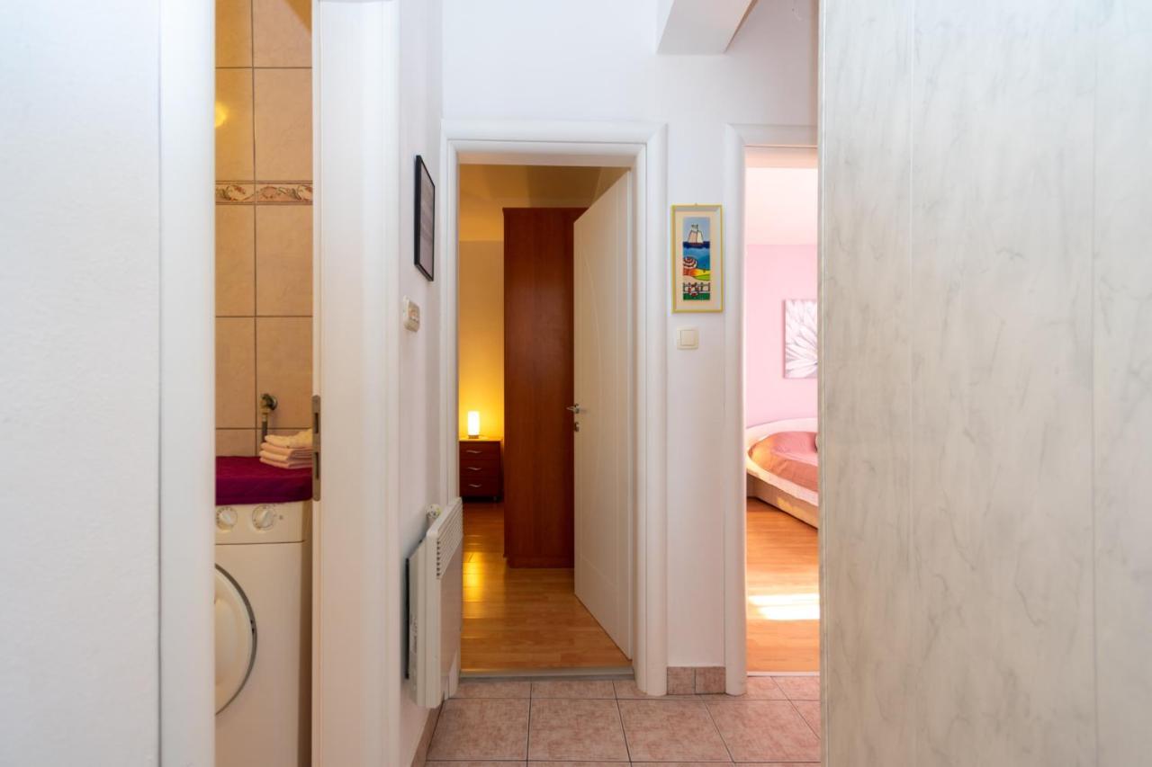 Apartments By The Sea Mandre, Pag - 4093 Kolan Exterior photo