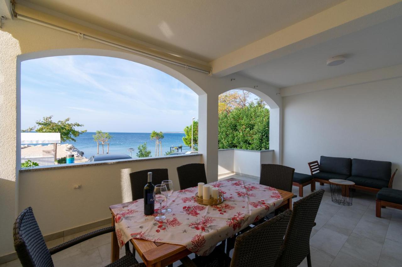 Apartments By The Sea Mandre, Pag - 4093 Kolan Exterior photo
