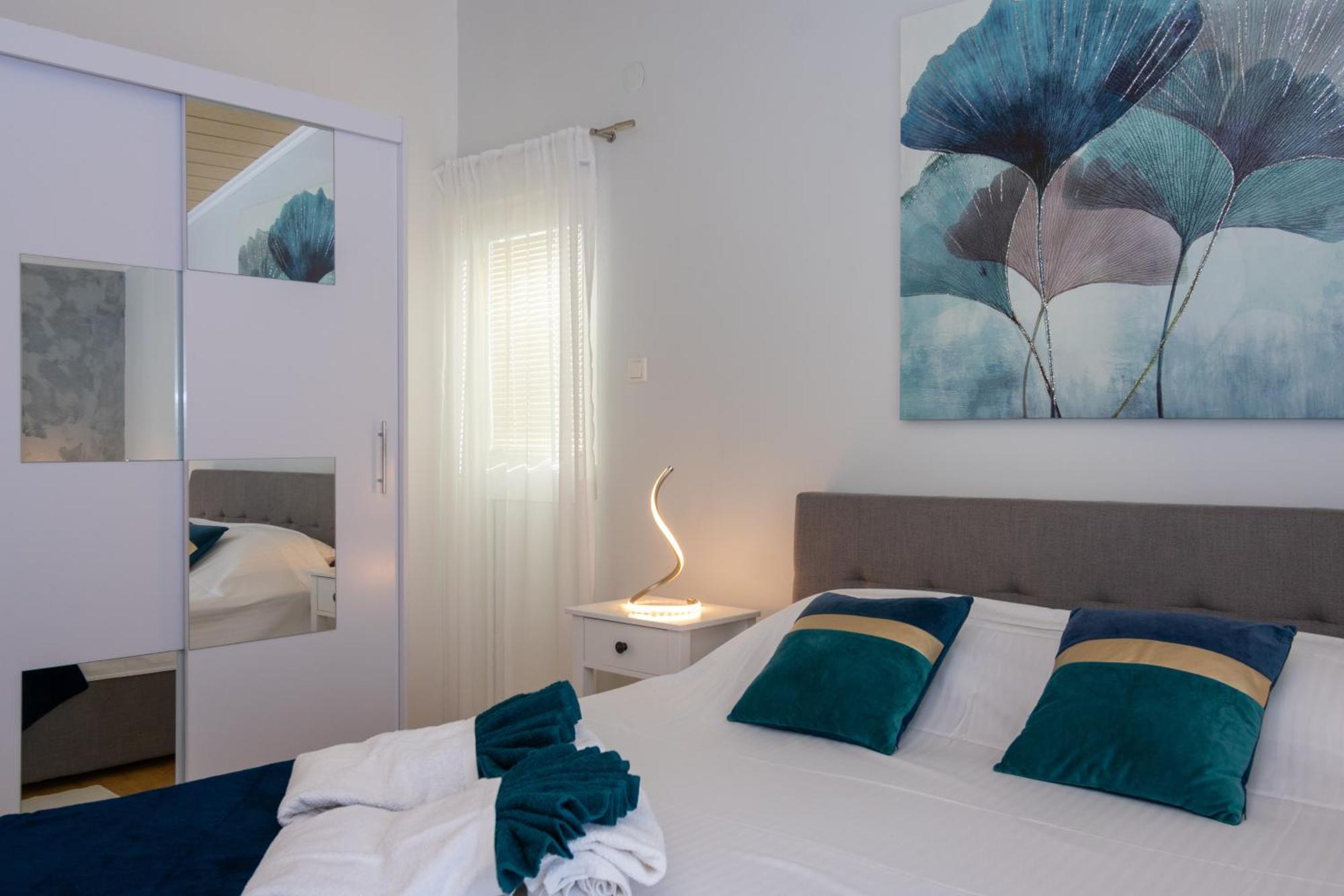 Apartments By The Sea Mandre, Pag - 4093 Kolan Room photo