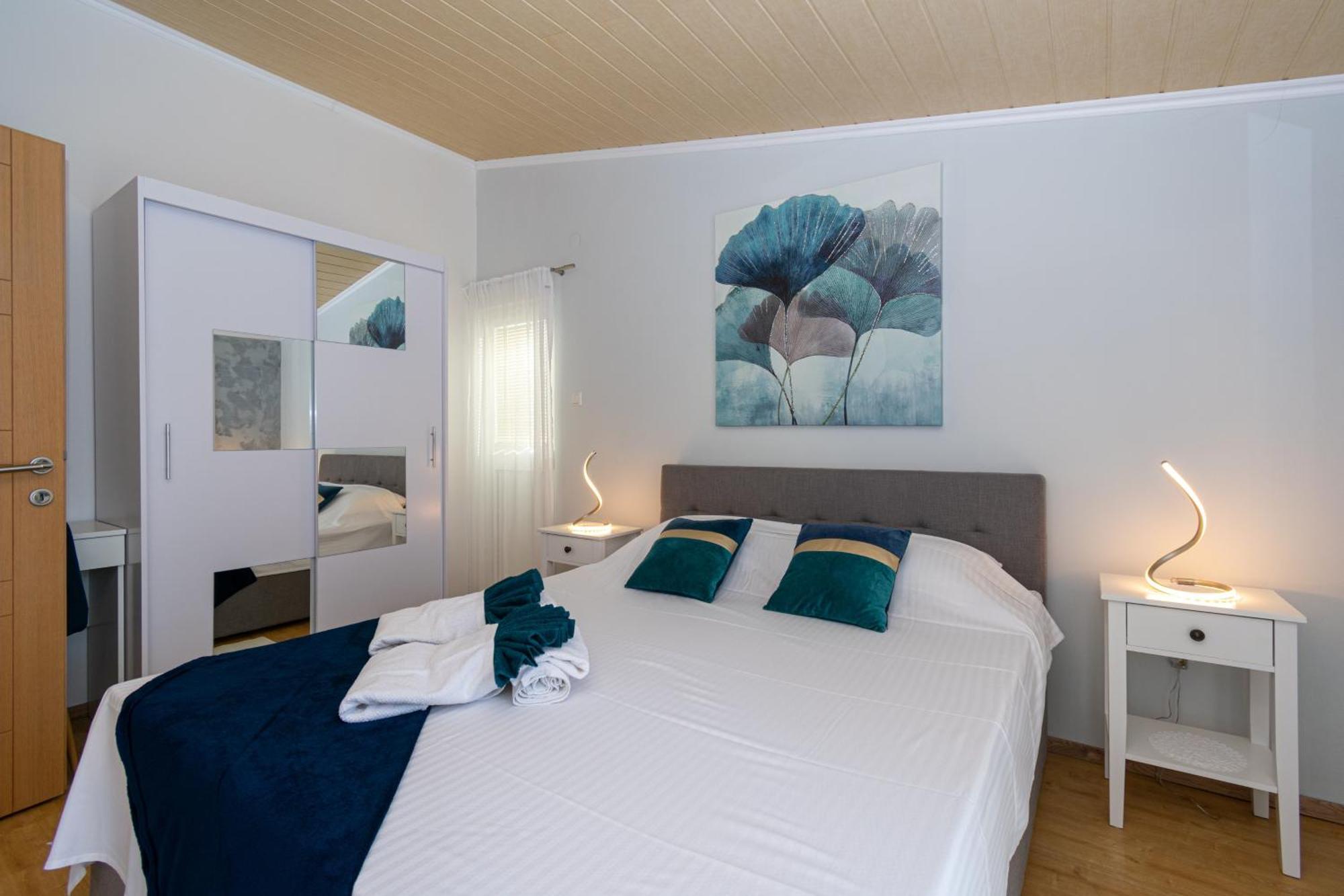 Apartments By The Sea Mandre, Pag - 4093 Kolan Room photo