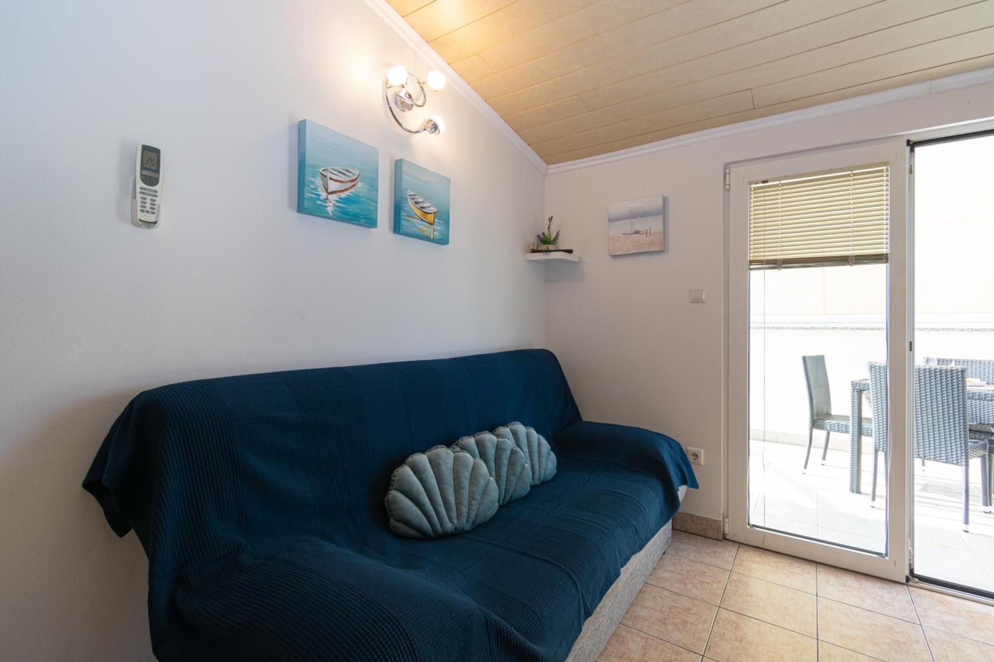 Apartments By The Sea Mandre, Pag - 4093 Kolan Room photo