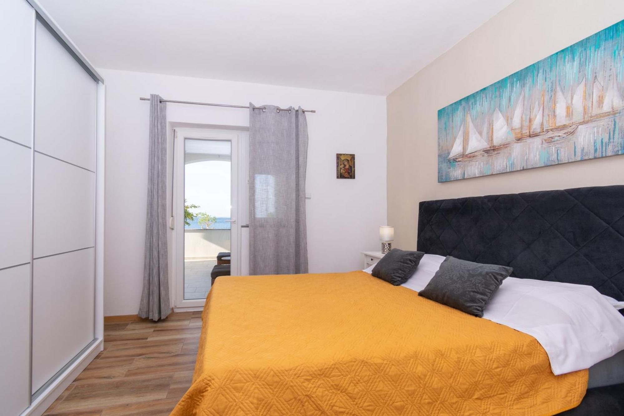 Apartments By The Sea Mandre, Pag - 4093 Kolan Room photo